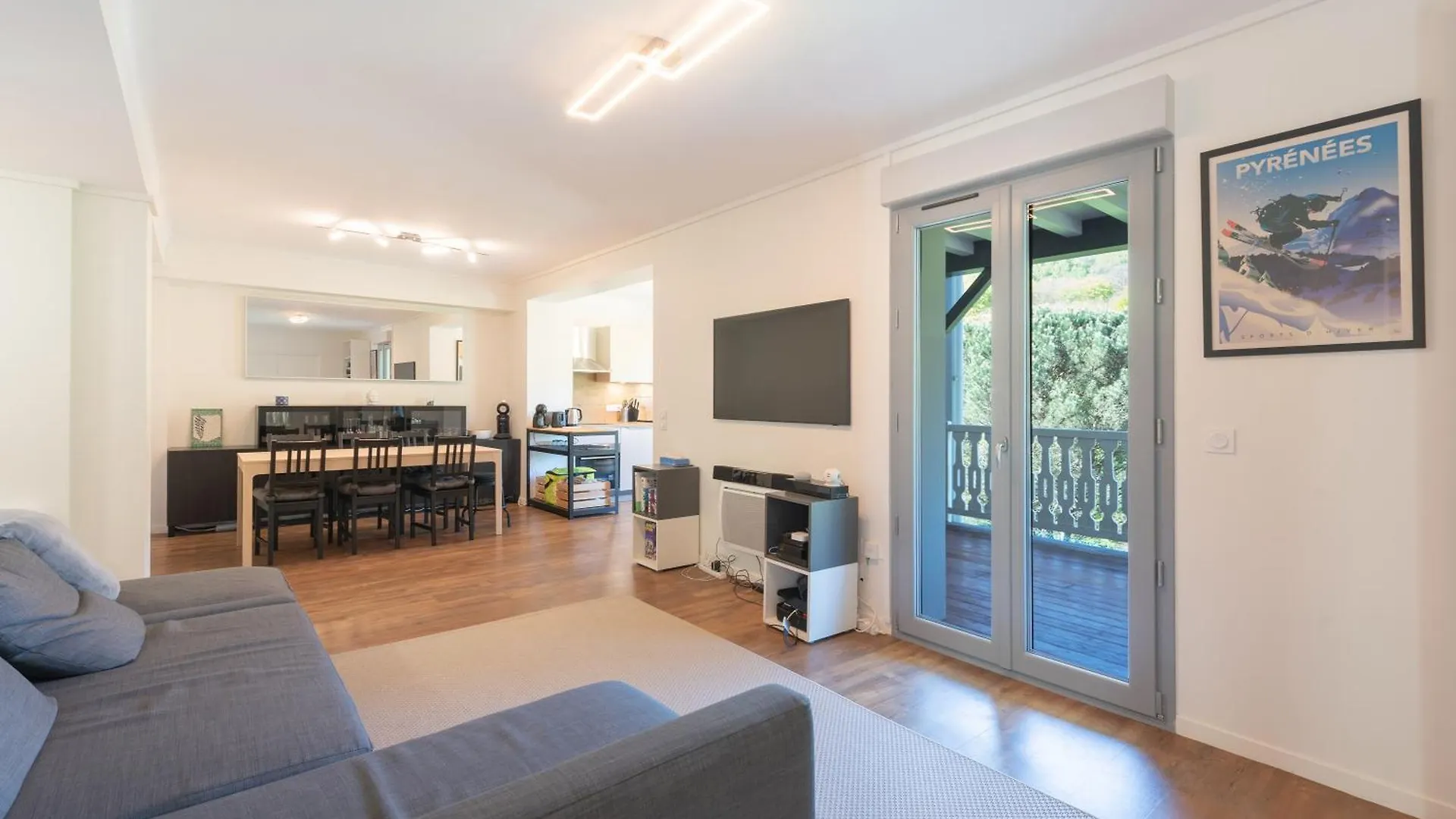 Apartment Superbe Appartement Renove Bagneres-de-Bigorre